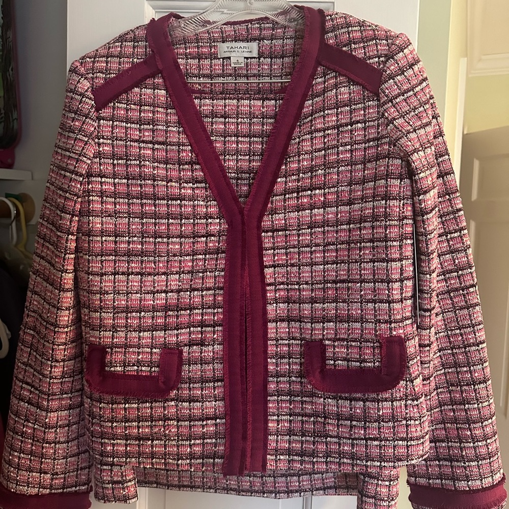 Tahari Skirt Suit - New with tags - Pink Tweed - Size 4/8